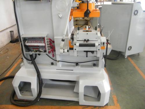 高速沖床模具設(shè)計安裝步驟